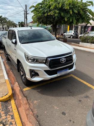 TOYOTA HILUX 2.8 SRX 4X4 CD 16V DIESEL 4P AUTOMÁTICO